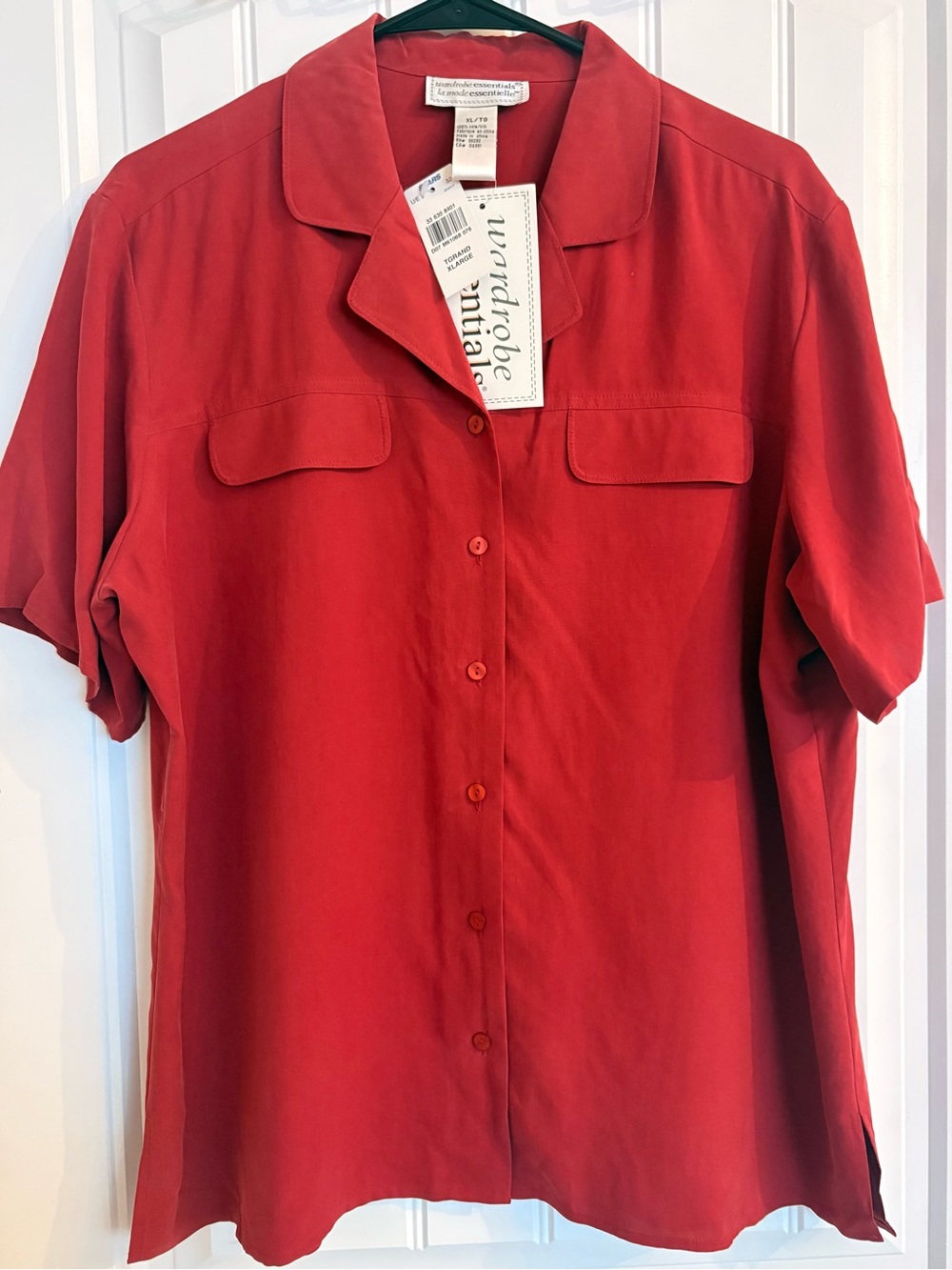 Vintage Y2K 100% Silk Women’s XL Button up Shirt - Wardrobe Essentials